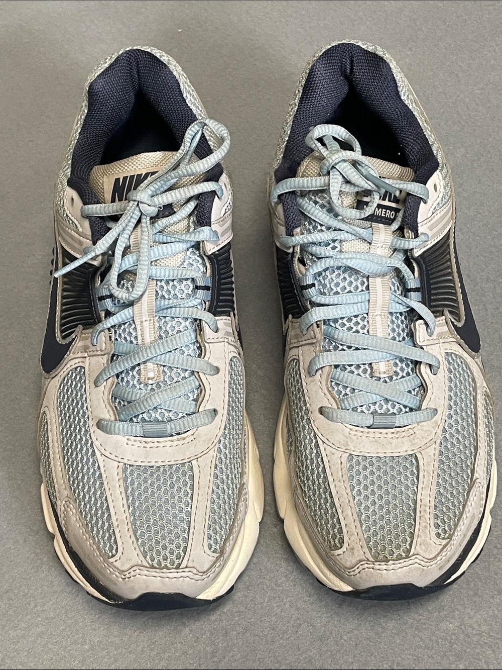 Nike Zoom VOMERO 5 Men’s 8 Women’s 9.5 Sneakers Breathable Running Activewear